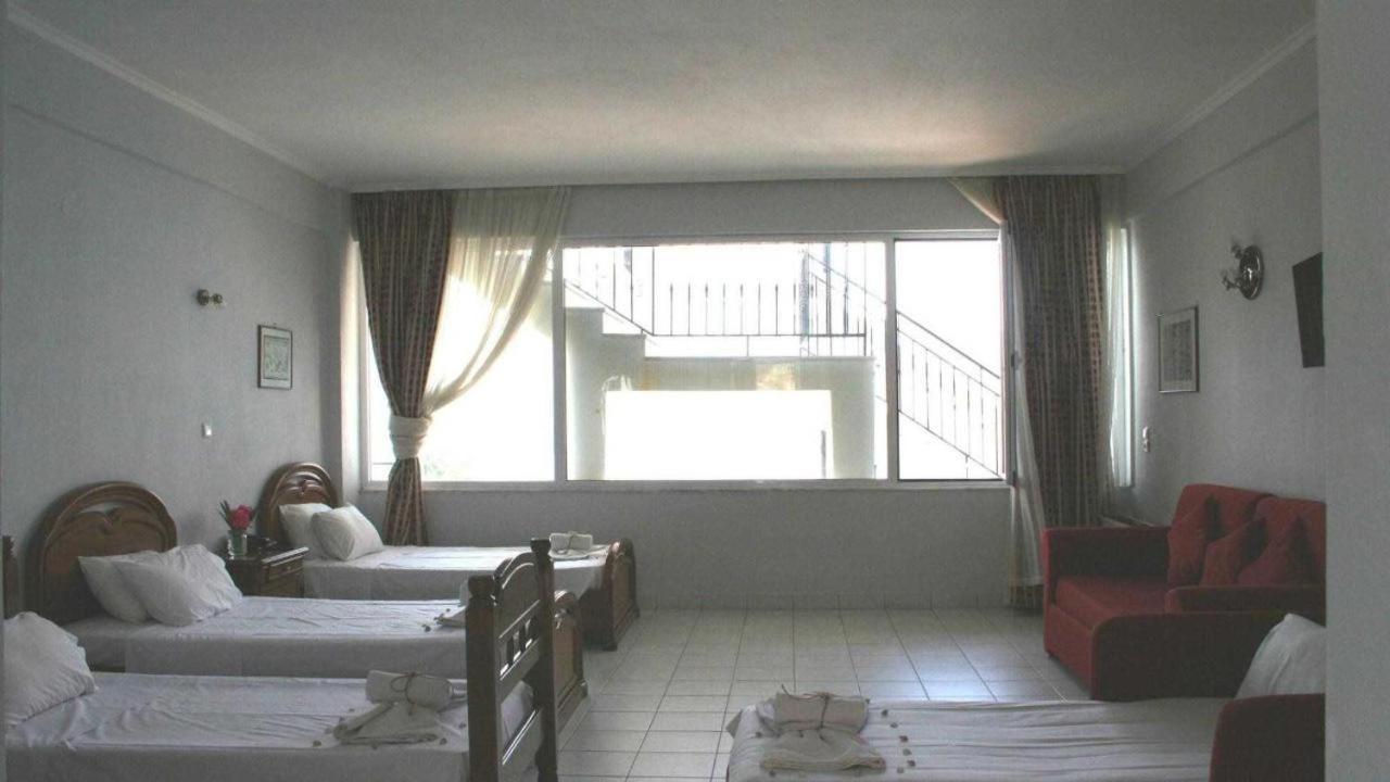Revis Station Plataria Hotel ภายนอก รูปภาพ