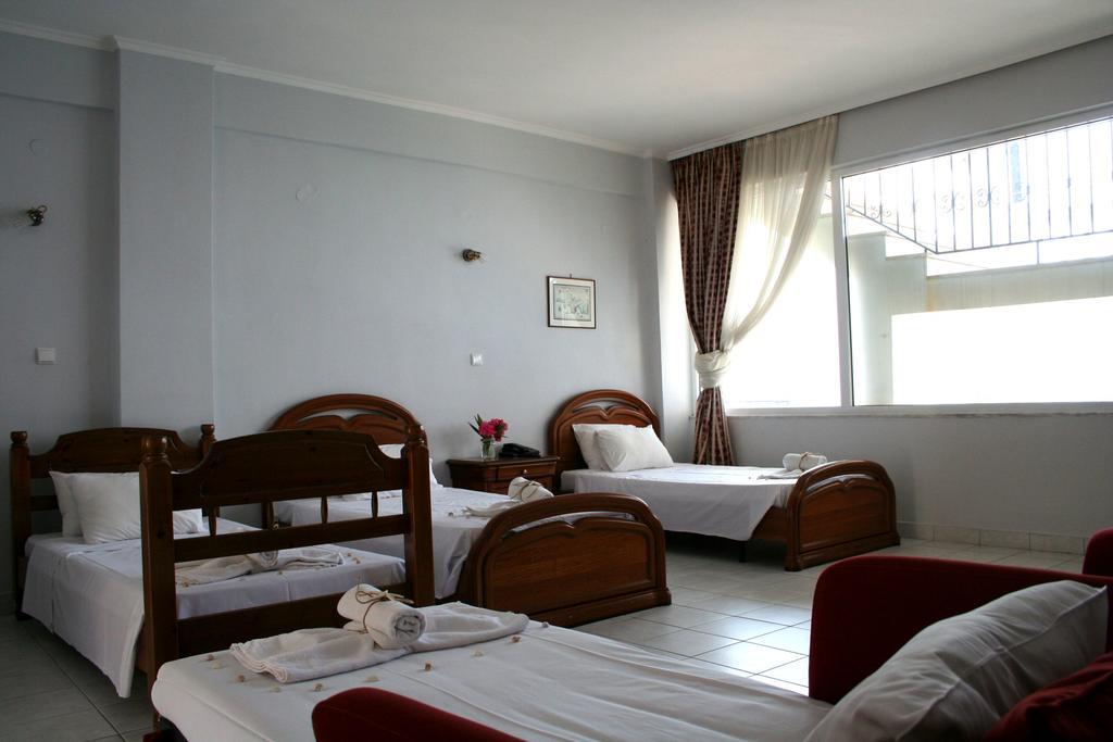 Revis Station Plataria Hotel ภายนอก รูปภาพ