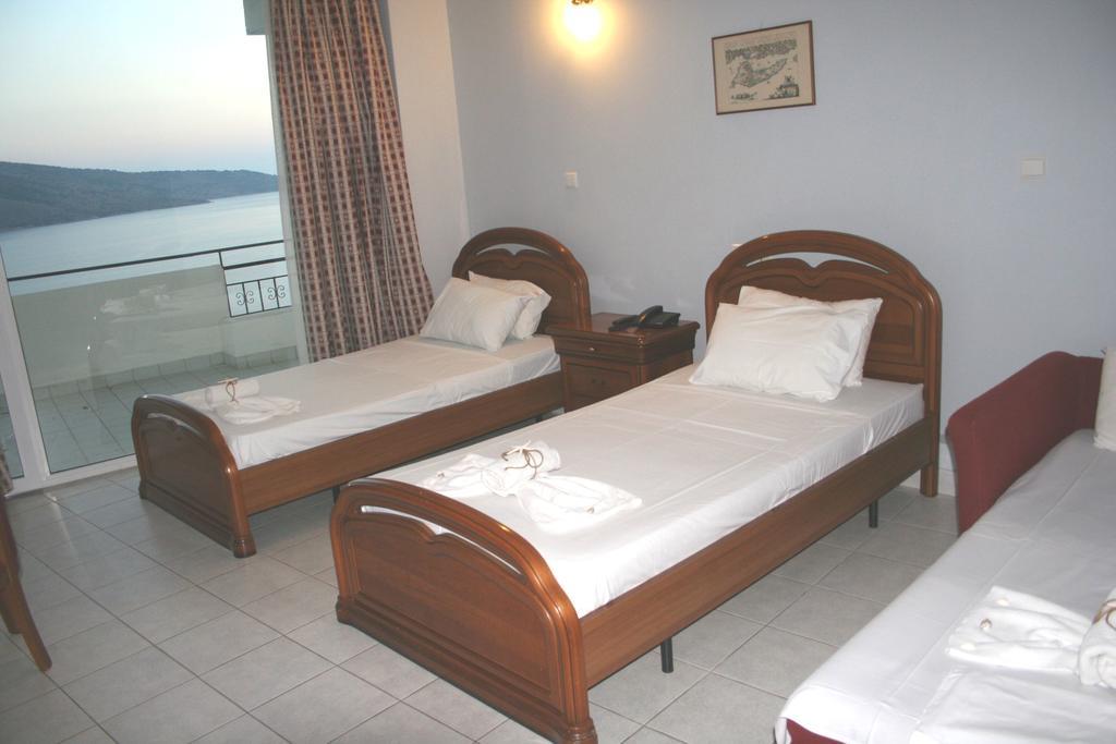 Revis Station Plataria Hotel ภายนอก รูปภาพ