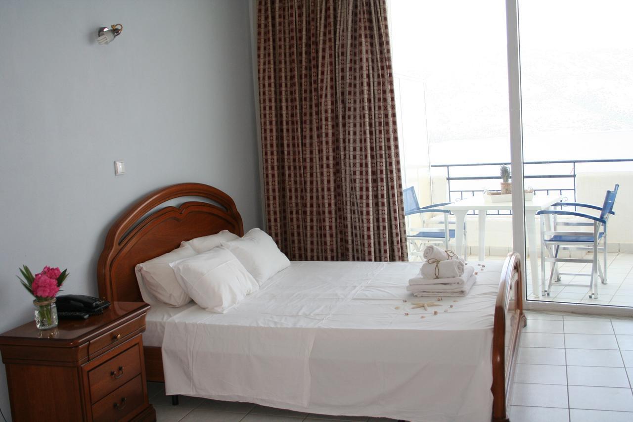 Revis Station Plataria Hotel ภายนอก รูปภาพ