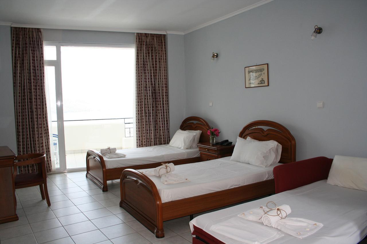 Revis Station Plataria Hotel ภายนอก รูปภาพ