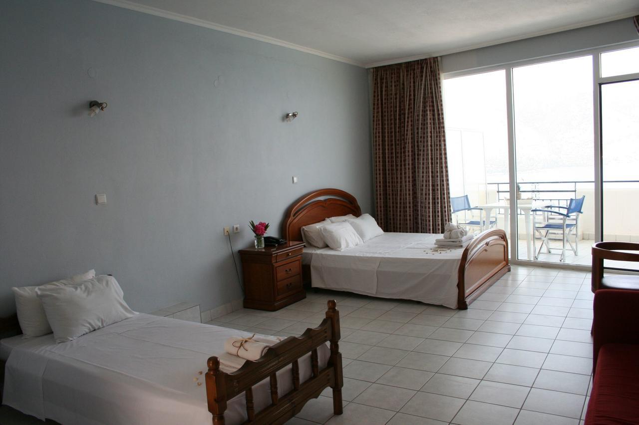 Revis Station Plataria Hotel ภายนอก รูปภาพ
